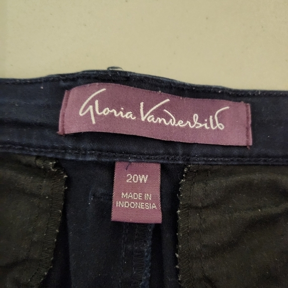 Gloria Vanderbilt Navy Shorts - Picture 6 of 7
